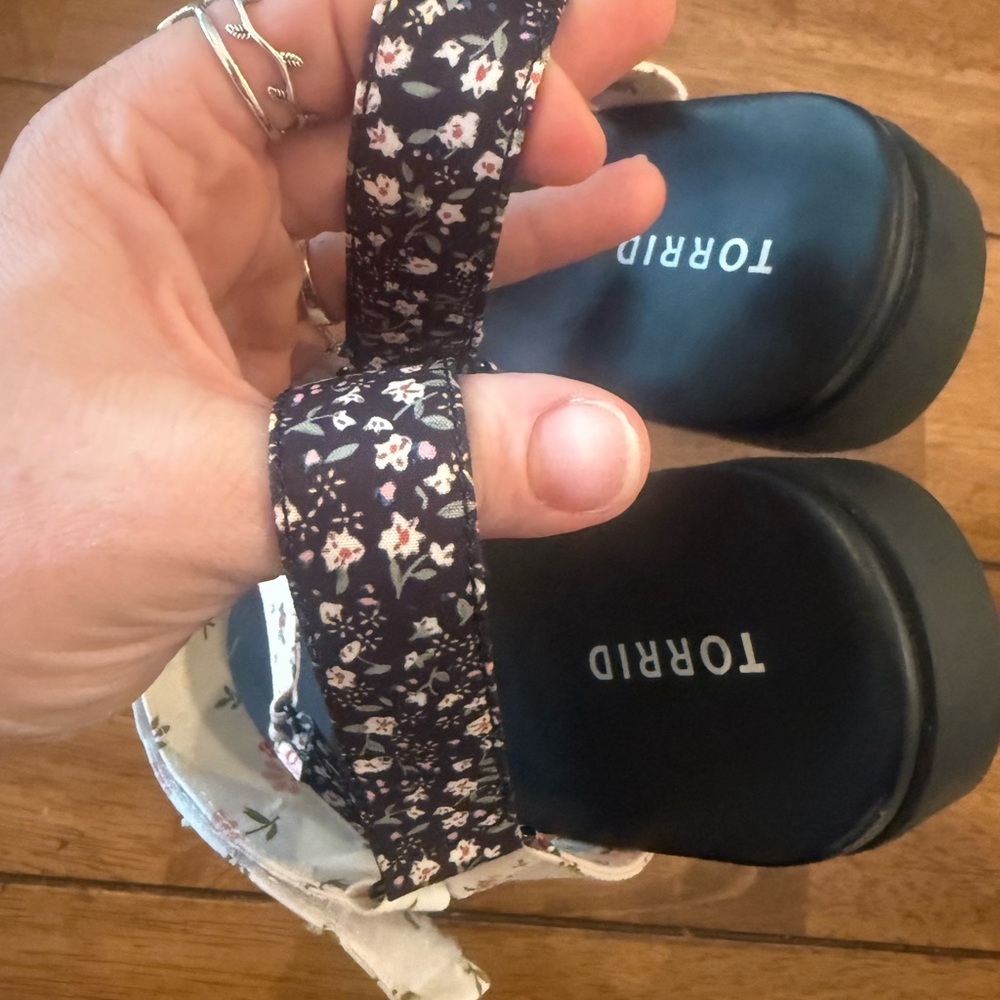 Floral Print Women's Strappy Sandals - Pink/Black - Picture 3 of 5